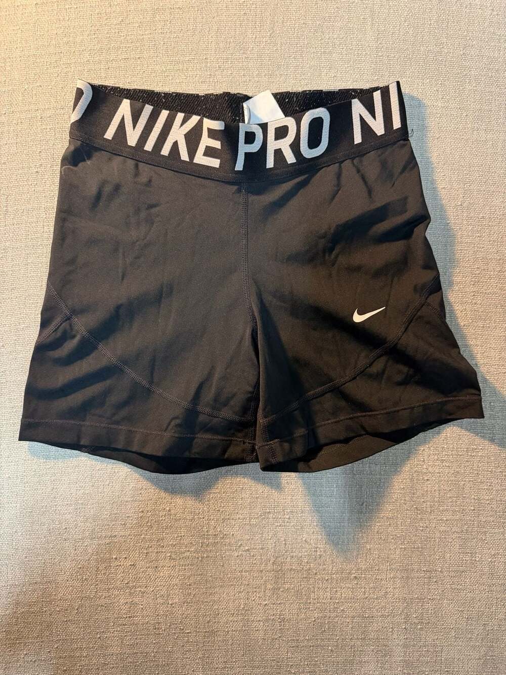 Nike Pro Women's Dri-FIT Mid-Rise Compression Training Shorts